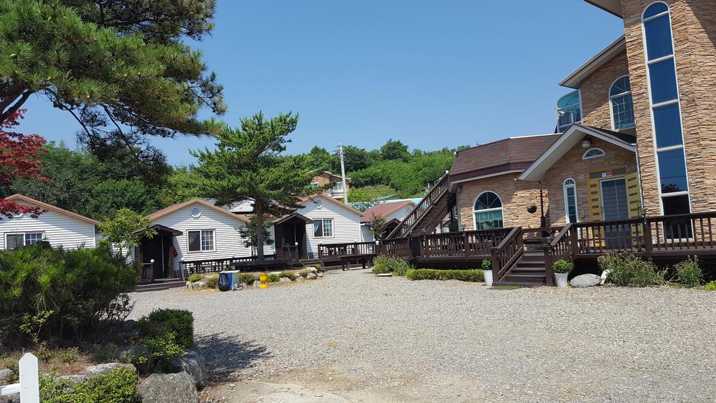 Yellow Pension Yangyang Exterior photo