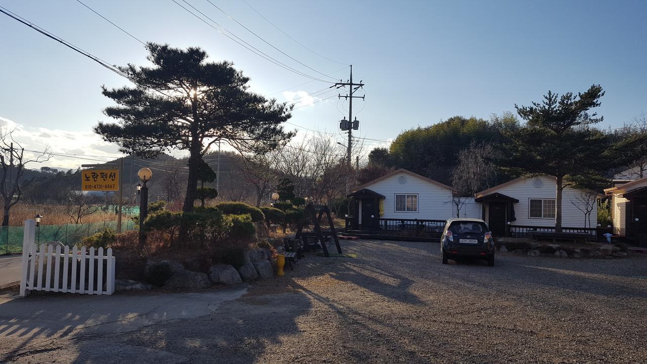 Yellow Pension Yangyang Exterior photo